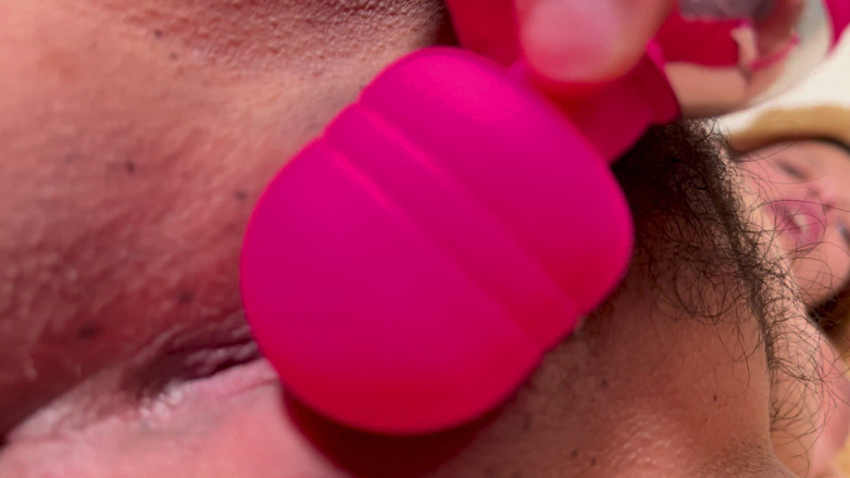 Sexxx Max: 私とセックスしたいの?いいね、ツイッターでシェアしてコメントしてください!