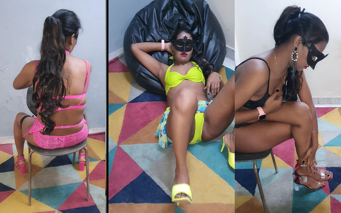 Mid night wine: Aku lagi asik masturbasi memek becekku dengan stoking seksi ini!