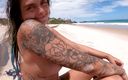 Dread Hot: Joven pareja follando en una playa de nudidad