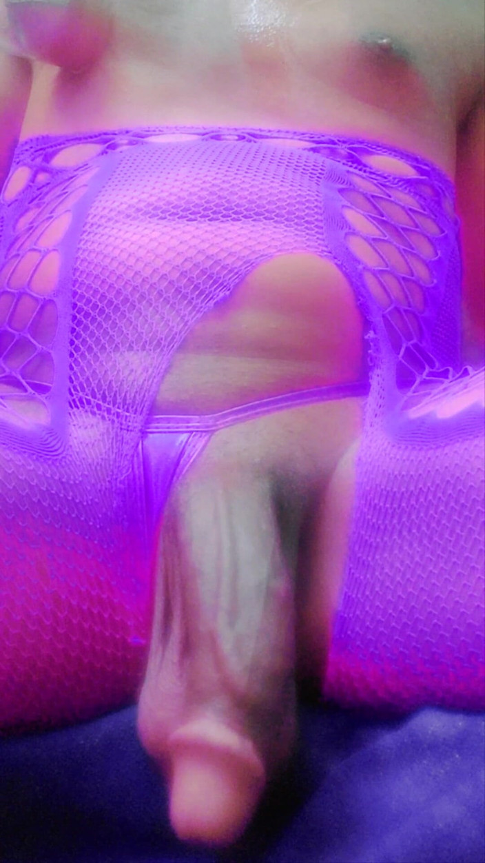 Milah CrossxxX: मेरे साथ हिलाने के निर्देश वाली गंदी बात!