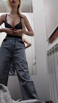 Tits Elza Kom