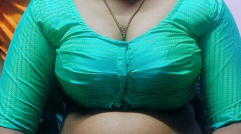 Desi Mohini: Tante seksi desi mohini lagi asik sama tukang ledeng