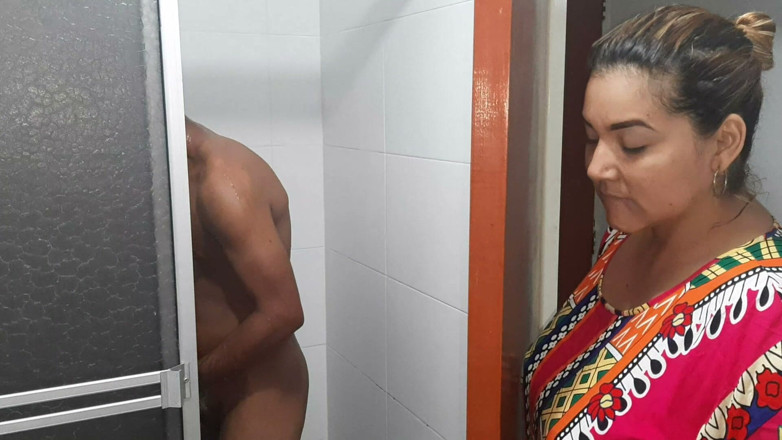 Samara and Javier: Latina with Big Natural Tits Enjoys Amateur Sex