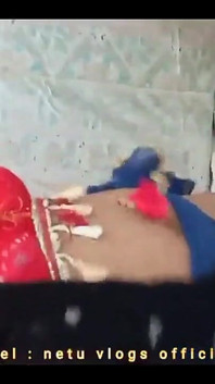 Hermosa danza erótica en hijab de una milf india