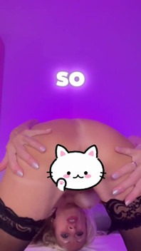 Sexy Loira Sonha MILF Precisa De Uma Dose Diária De Palmada