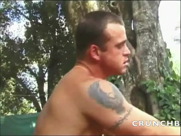 Crunch Boy: 야외에서 제사장 게이 친구가 사용하는 근육 라틴계