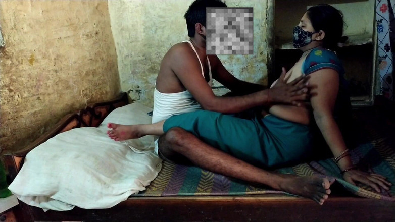 Desi_bhabhi121: Tamil bhabhi coppia romantica