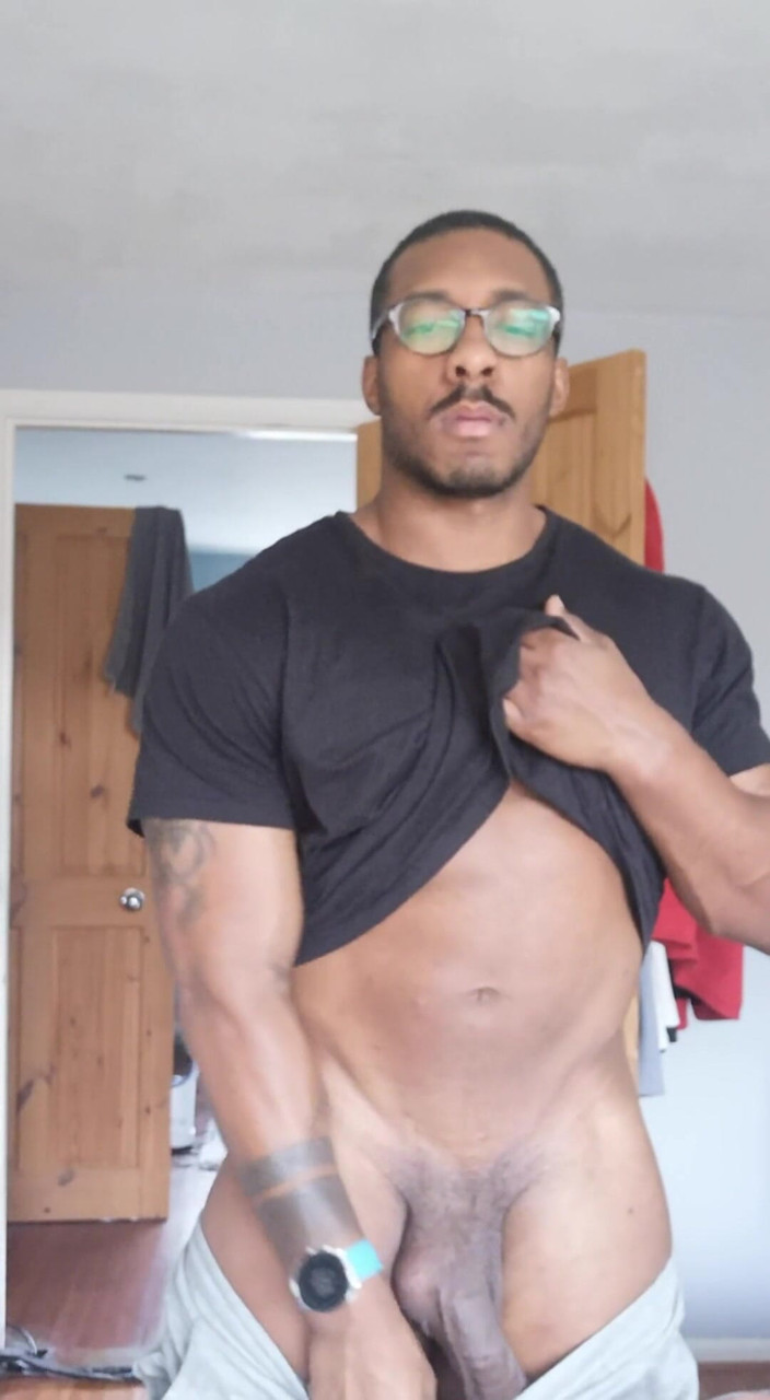 Amadeus: Kontol besar gemuk di Joggers. Video baru comin akhir pekan...