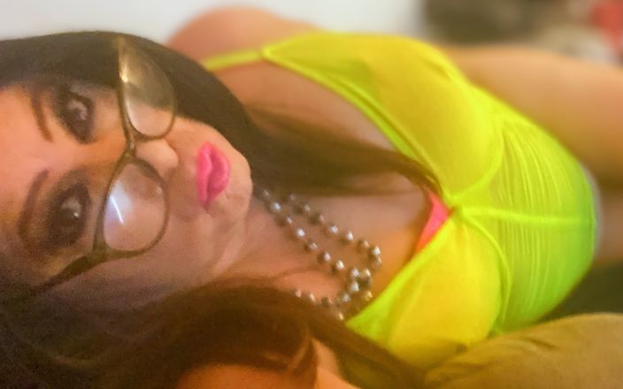 Krissy Sweets: CD Krissy Sweets quer seu pau grande dentro de seu...