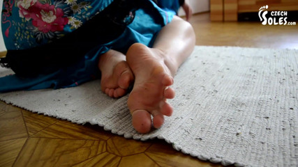 Czech Soles - foot fetish content: Dewi kaki gaya Jepun Kira