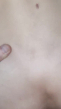 Anal z nagą czarnowłosą