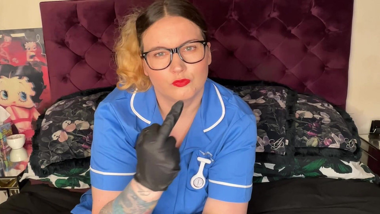 MissFFW: Krankenschwester ffw lächert nadelschwanz-verlierer