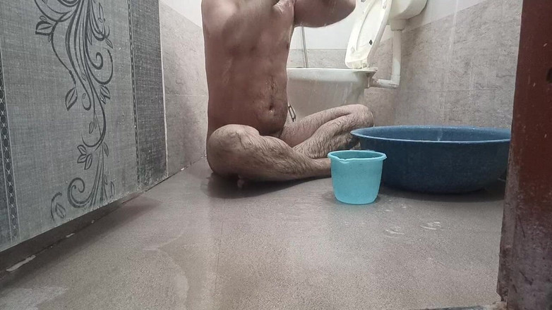 LovedSunsine1990: C'è un'altra cosa che rende il bagno divertente nudo.