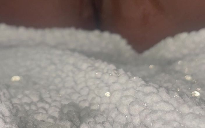 NaughtyMochaa: Ebenholz squirtet mit spielzeug
