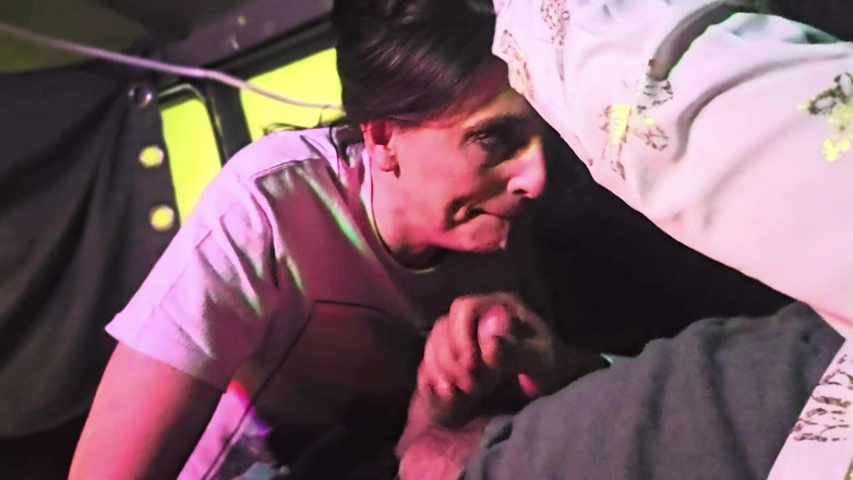 VinnyMacNDelilah: Delilah casinoda 2 ateşli döl yutarak iyi şans sakso çekiyor