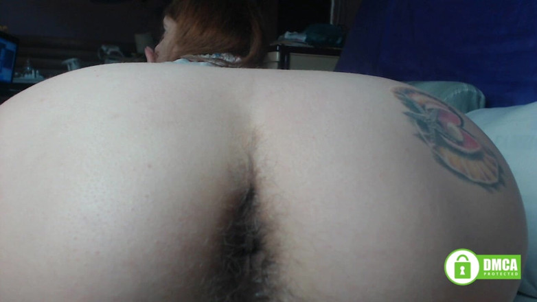 Risky Hairy Couple: Трах пальцами большого белого волосатого очка