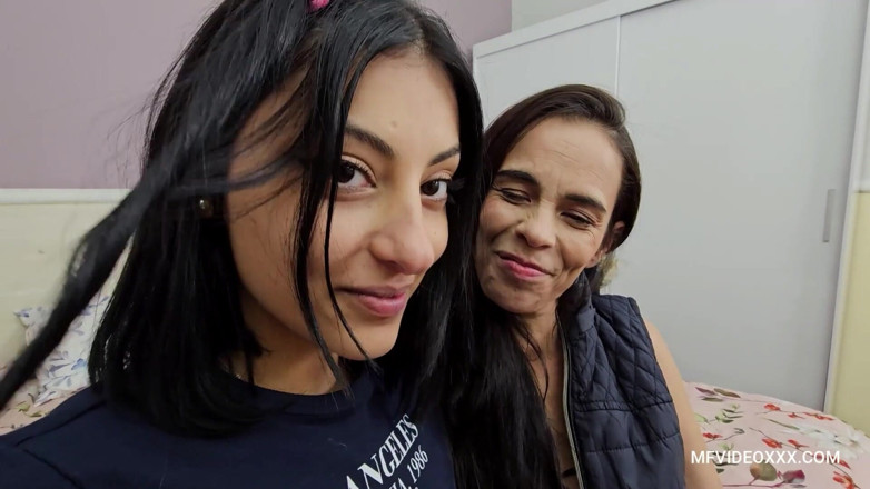 MF Lesbian: Marta's Kissing Technique