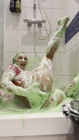 CALLIE ROKS: Pink Pies to the Face e Gunge Buckets over My...