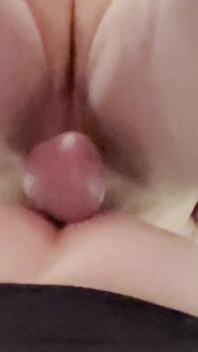 Zuigen, neuken en klaarkomen met stiefvader en zijn broer