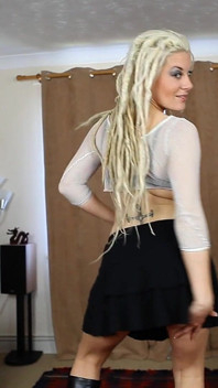 Elle b - kucak dansı