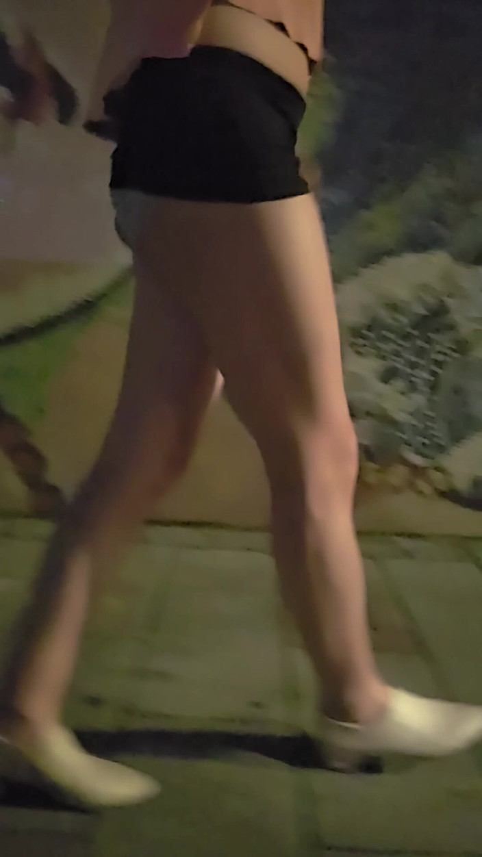 Taiwancdgirl: Pemandangan di bawah skirt pseudo-lady Tingxuan di luar