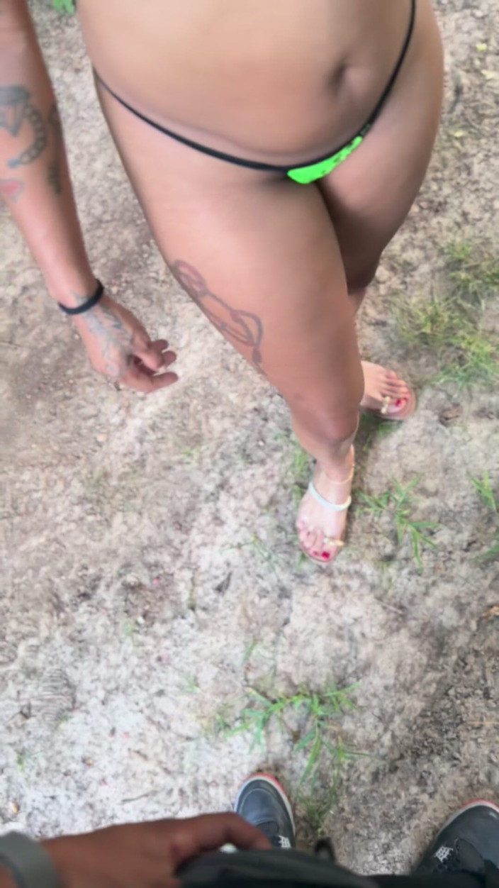 SexLoveRed: Outside Freaky