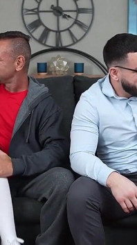 Schimb de fiică vitregă: un makeover sexy demn de sex în patru