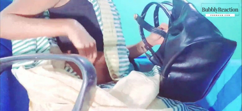 Hashini Hirunika: Srílanská kancelářská sekretářka Sinhala Clear Voice