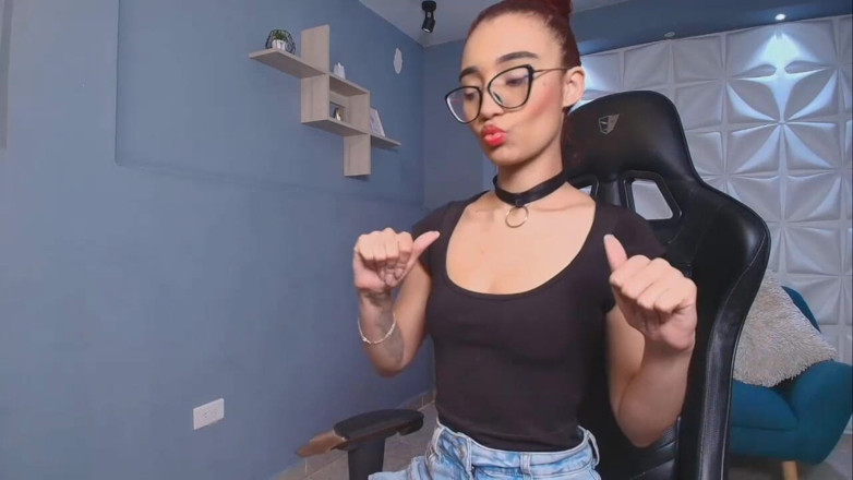 Lia Wood: Mă masturbez la serviciu când sunt singură acasă