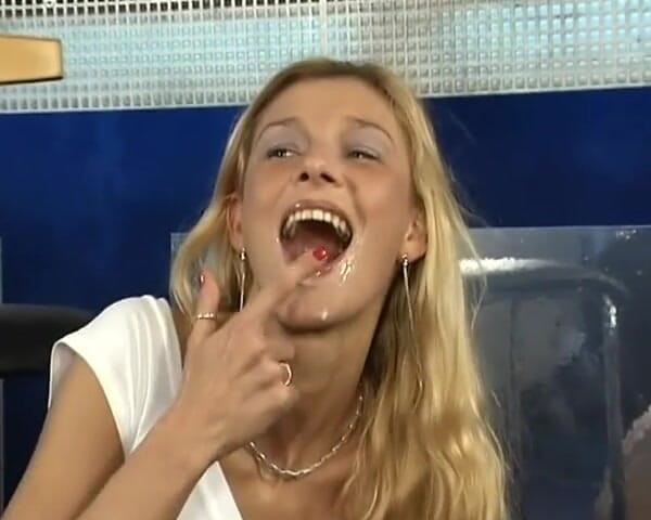 Deutsche Damen: สาวเยอรมันผมทองสุดเพอร์เฟกต์ โดนเย็ดในบาร์