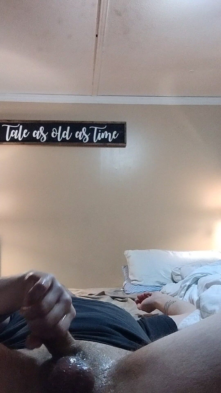 Mofarmer92: Mă gândesc la un efeminat călărind pe pula mea