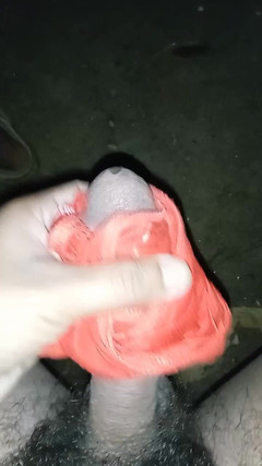 Many form: Masturbándose al aire libre usando vecinos, india en bragas rojas