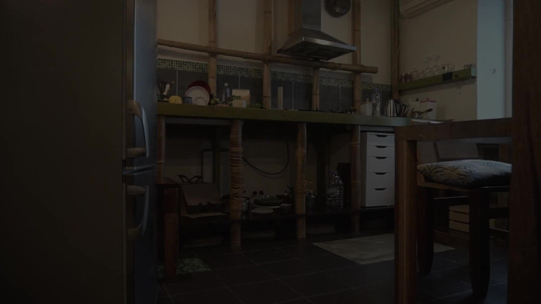 Dirty fantasy: Alter perverser verführt seine junge stieftochter in der küche