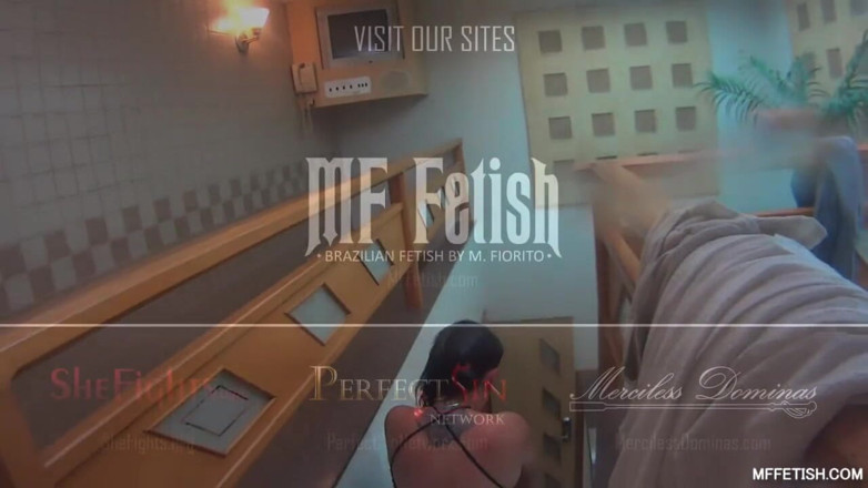 MF Fetish: Seduta in faccia e bordo a acqua