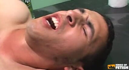 Gay Diaries: หนุ่มรอยสักดูดควยกันเสร็จแล้วสูบรูตูดเพื่อนแรงๆ