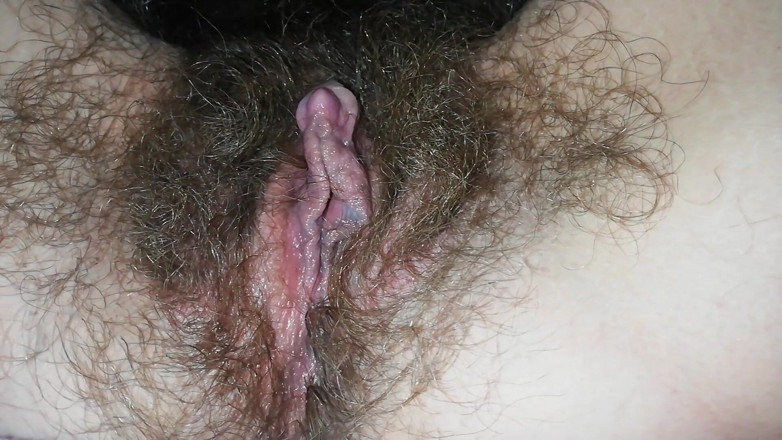Cuteblonde666: Memek berbulu kotor dengan klitoris besar masturbasi dan air mani...