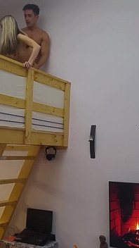V zákulisí drobné Giny Gerson šuká doma s Mugurem