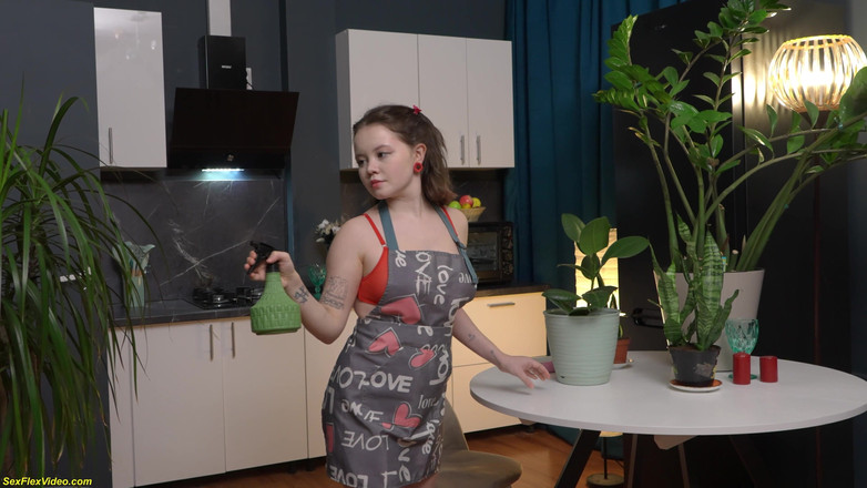 Sexflex video: Cute Chubby Teen Gymnast Home Alone