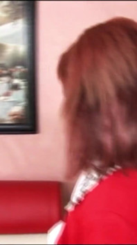 Hubená zralá Anastasia ošukaná k orgasmu černým mladým obrovským ptákem