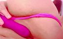 ToyNymph: Dedos na buceta e vibrador rosa
