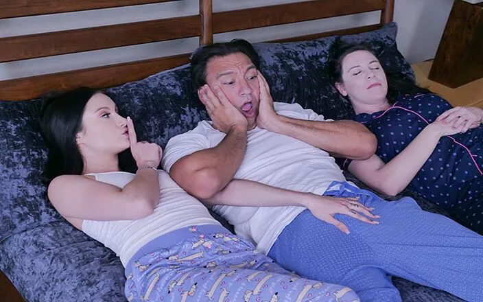 Family Strokes: Horny Teen Jazmin Gets Her Tight Pussy Drilled By Stepdad...