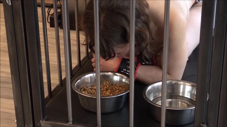 Sex and BDSM Slaves by her Master: 24/7 klec otroka v každodenním životě