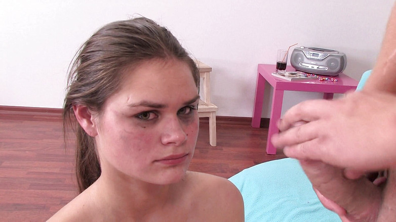 Ass Teen Mouth: Teeny jezdí na péru se svým zadkem