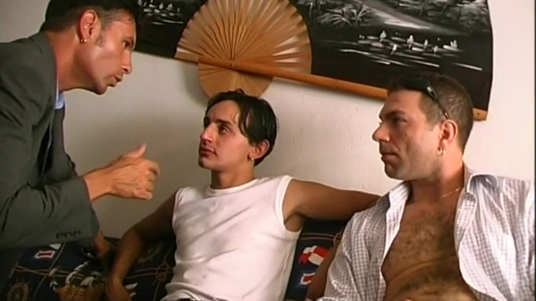 TGIRL ROOM: Güzel Travesti, Kıllı MILF Ve İnanılmaz Bir Seks Partisi İçin 3 Erkek