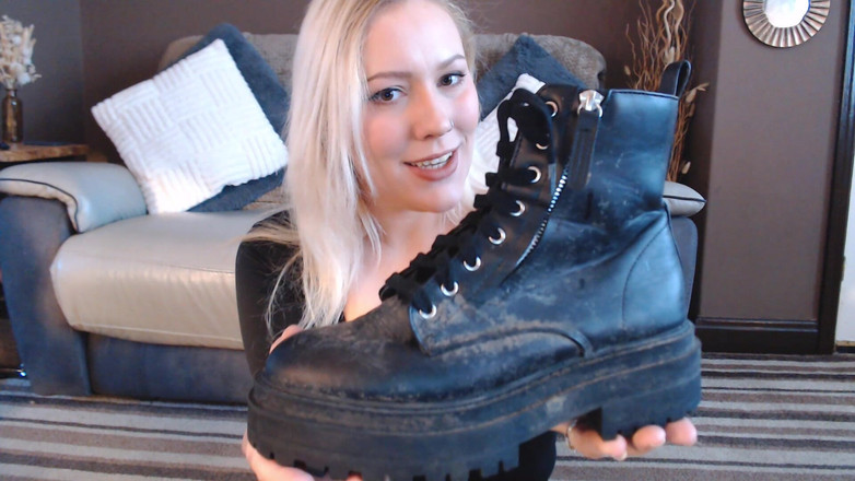 Ripley sweet studio: Riesin macht sklaven saubere stiefel