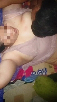 내 이웃을 빨아주는 쾌감. 내 몸이 진동하게 만들어