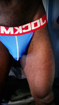 Yo, Con Mi Suspensorio, Muestro Mi Bulto Gordo Y Luego Domino Con Mis Pantalones Cortos Blancos.