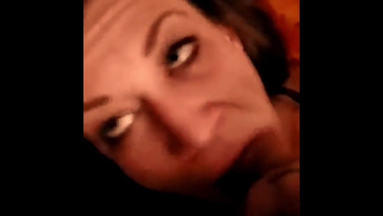 Whore Moan: 婊子像完美的荡妇妻子一样被借出去做爱。