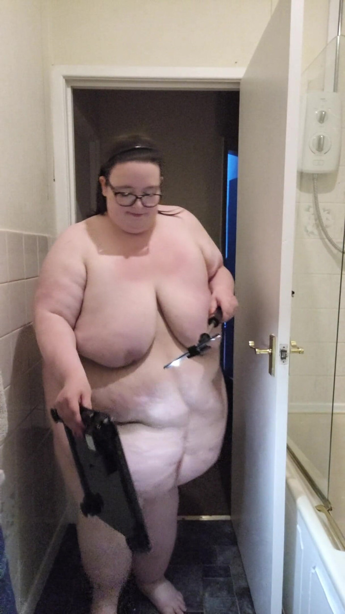 SSBBWLadyBrads: Nahá váha na konci srpna