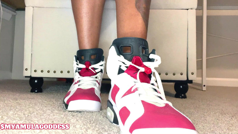 Mya Mula Goddess: Sneaker Bitch